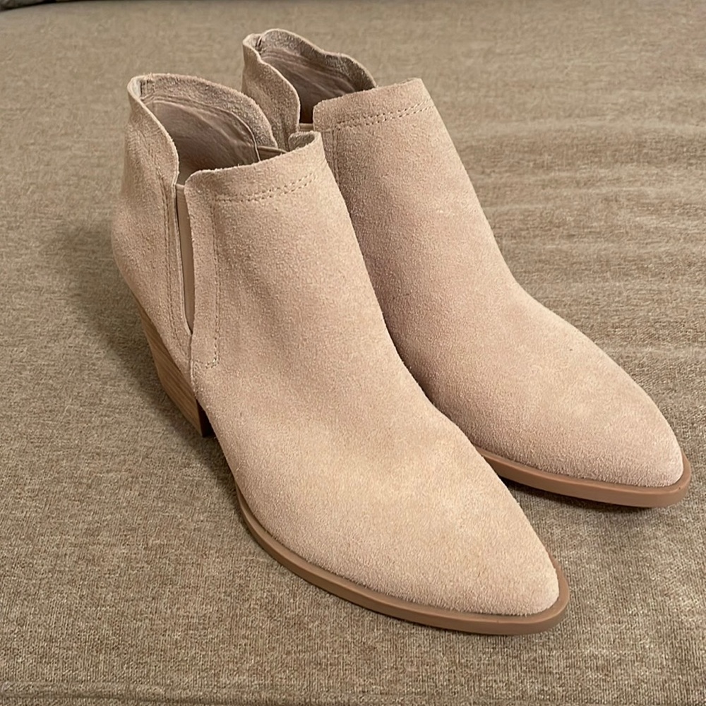 Dolce Vita Pointy Toe Ankle Booties Size 8-Brand New, Never Worn